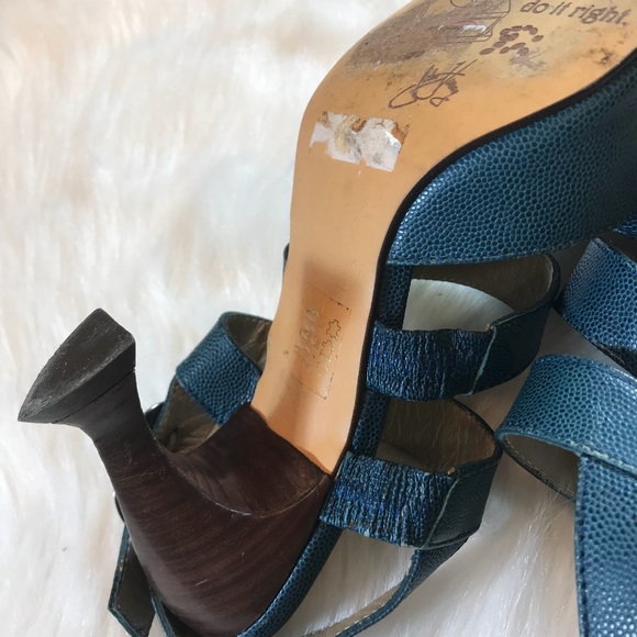 John Fluevog Teal Embossed Pointed Cutout Heels - Picture 8 of 8